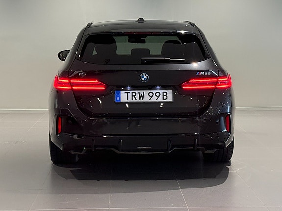 BMW i5 4 of 5