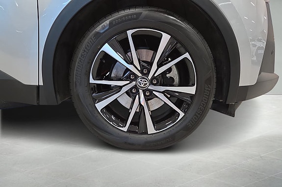Toyota C-HR 15 of 20