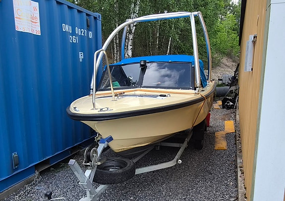 Ockelbo T16 med obromsad 80-trailer och wakeboardtorn 2 of 5