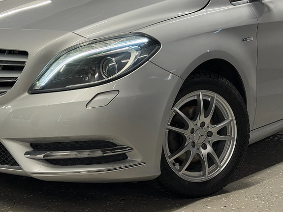 Mercedes-Benz B180 8 of 26