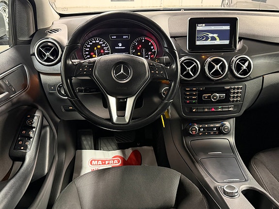 Mercedes-Benz B180 12 of 26