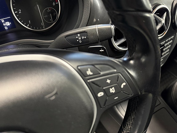 Mercedes-Benz B180 16 of 26
