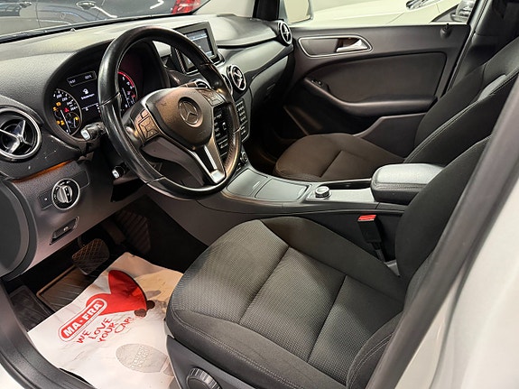 Mercedes-Benz B180 22 of 26
