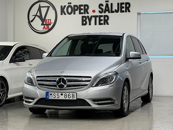 Mercedes-Benz B180 2 of 5