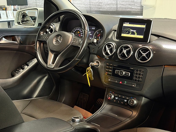 Mercedes-Benz B180 20 of 26