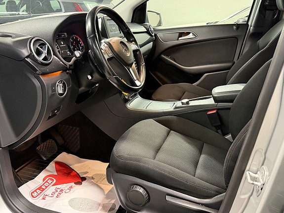 Mercedes-Benz B180 21 of 26