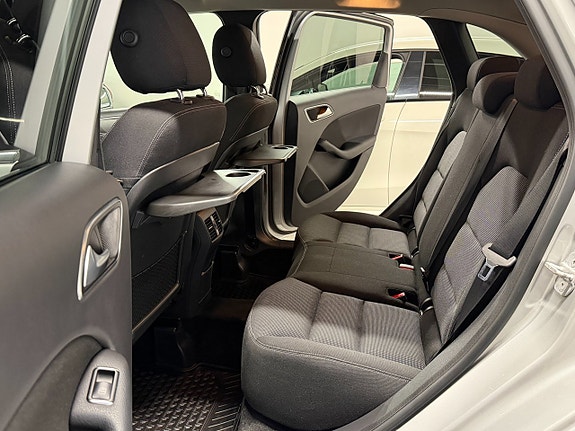 Mercedes-Benz B180 25 of 26