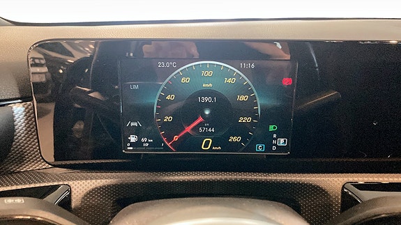 Mercedes-Benz A220 13 of 18