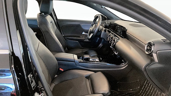 Mercedes-Benz A220 3 of 18