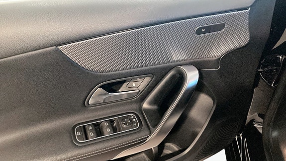Mercedes-Benz A220 11 of 18