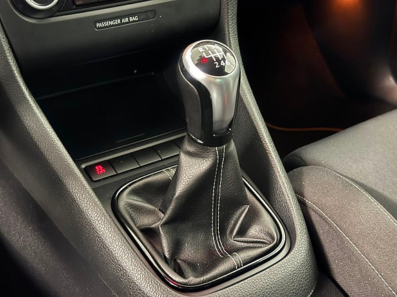 Volkswagen Golf VI 17 of 28
