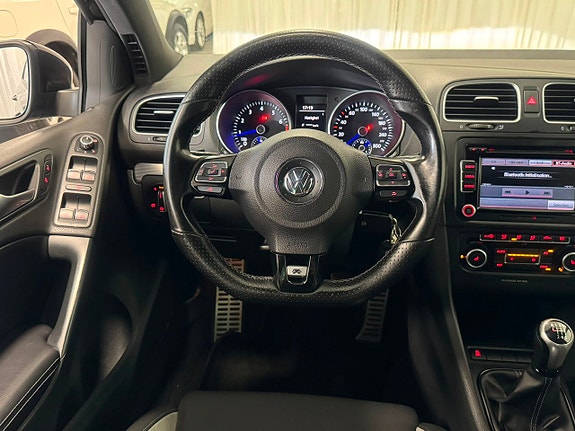 Volkswagen Golf VI 21 of 28