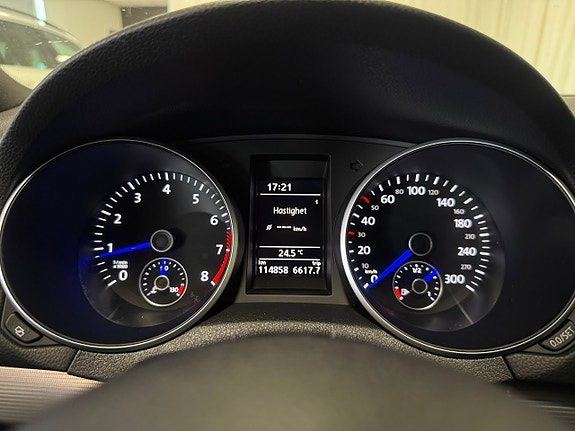 Volkswagen Golf VI 16 of 28