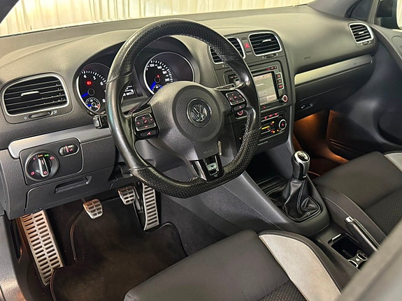 Volkswagen Golf VI 11 of 28