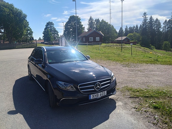Mercedes-Benz E300 de 4 of 6
