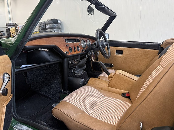 Triumph Spitfire 11 of 17