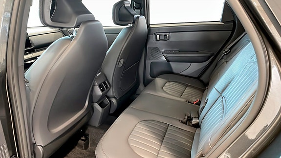 Kia Seltos 9 of 12