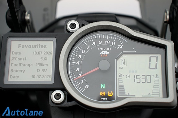 KTM 1050 Adventure ABS *Nyservad, Nya däck 24 of 30