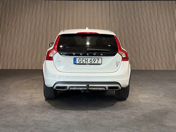 Volvo V60 Cross Country 5 of 5