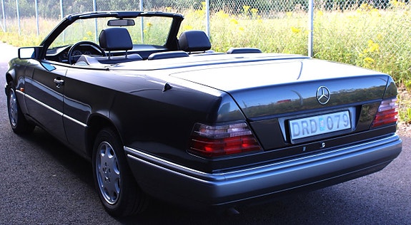 Mercedes-Benz E200 5 of 14