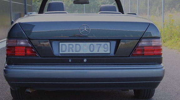 Mercedes-Benz E200 6 of 14