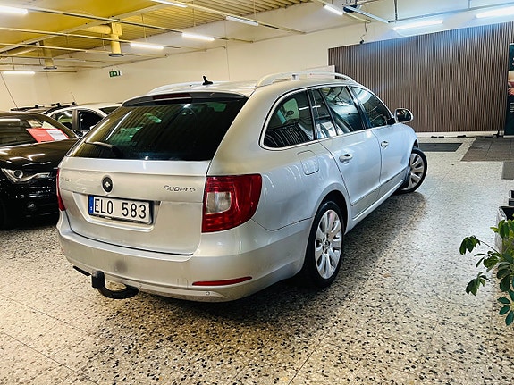 Skoda Superb 4 of 5