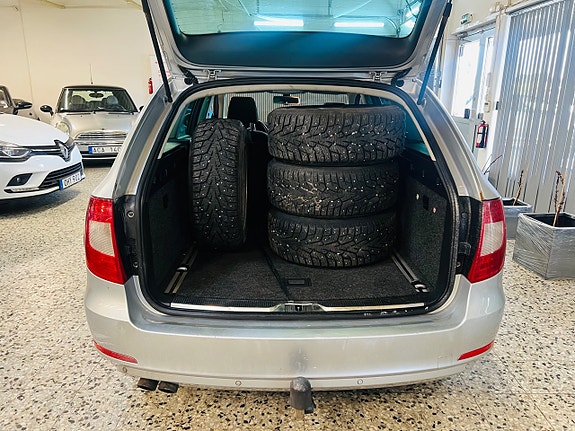 Skoda Superb 9 of 19