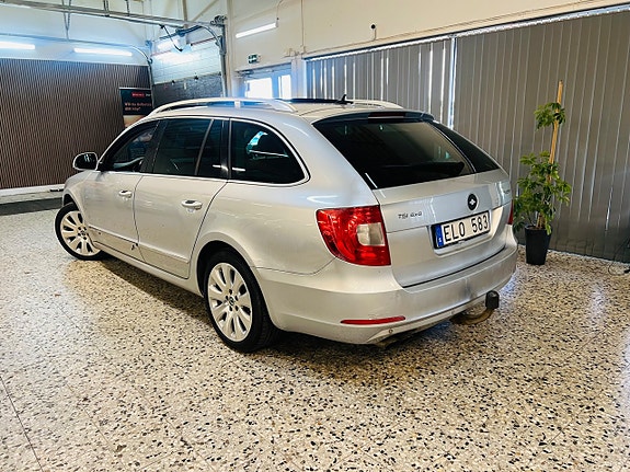 Skoda Superb 3 of 5