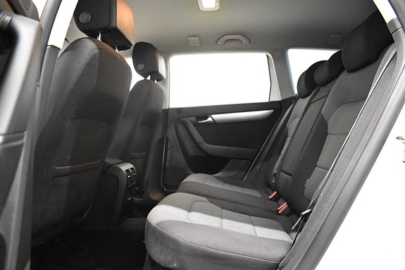 Volkswagen Passat 3 of 5