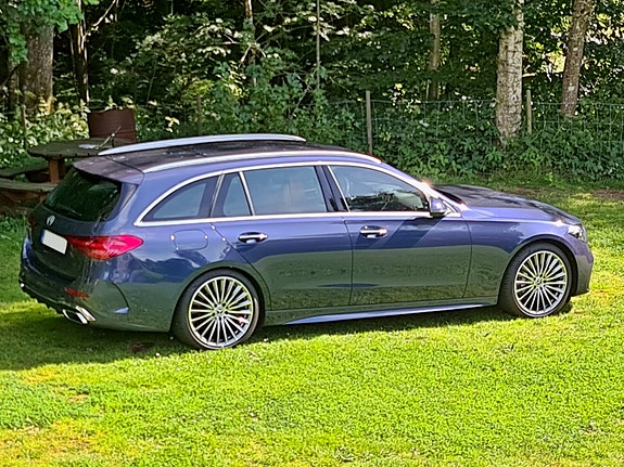 Mercedes-Benz C300 4 of 4