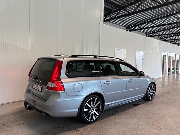 Volvo V70 3 of 5