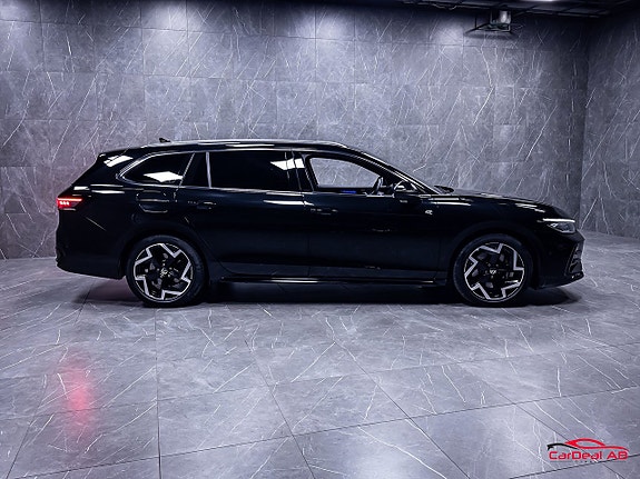 Volkswagen Passat 8 of 30