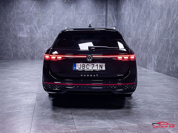 Volkswagen Passat 6 of 30