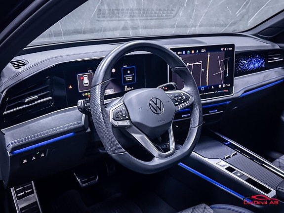 Volkswagen Passat 12 of 30