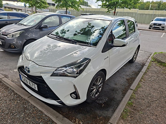 Toyota Yaris 2 of 2
