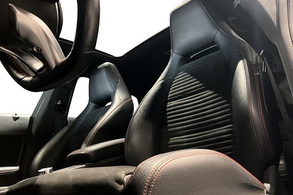 Mercedes-Benz CLA220 d 12 of 17