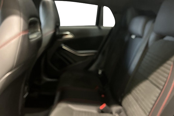 Mercedes-Benz CLA220 d 9 of 17