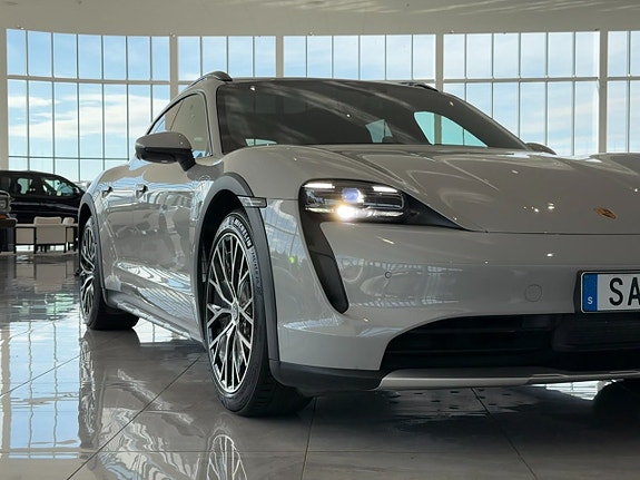 Porsche Taycan Cross Turismo 23 of 23