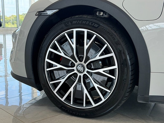 Porsche Taycan Cross Turismo 6 of 23