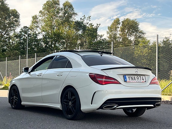 Mercedes-Benz CLA200 3 of 5