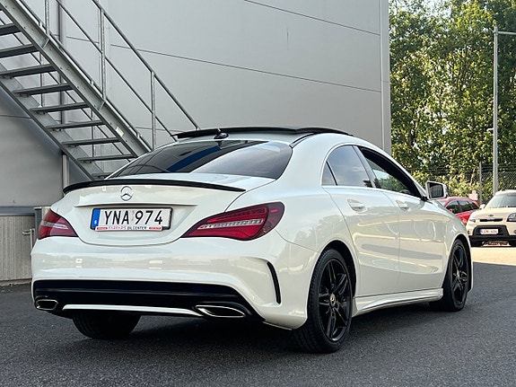 Mercedes-Benz CLA200 4 of 5