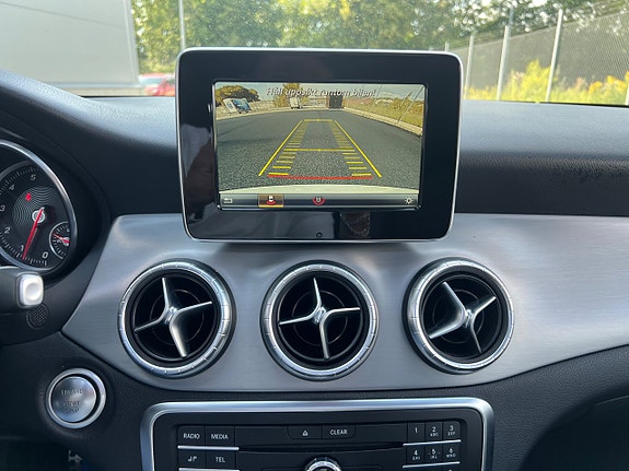 Mercedes-Benz CLA200 14 of 25