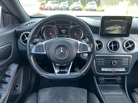 Mercedes-Benz CLA200 10 of 25