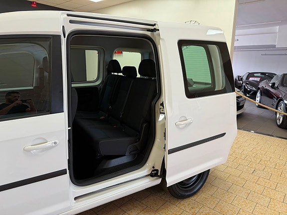 Volkswagen Caddy 13 of 23