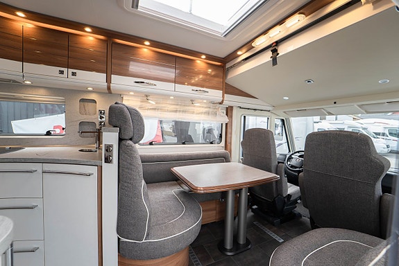 Dethleffs Globetrotter XL-I 7850 Premium *Queenbed / AC bodel / Solcell / Dragkrok* 2 of 12