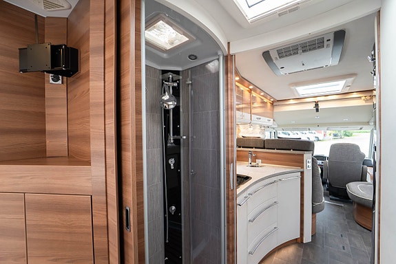 Dethleffs Globetrotter XL-I 7850 Premium *Queenbed / AC bodel / Solcell / Dragkrok* 7 of 12