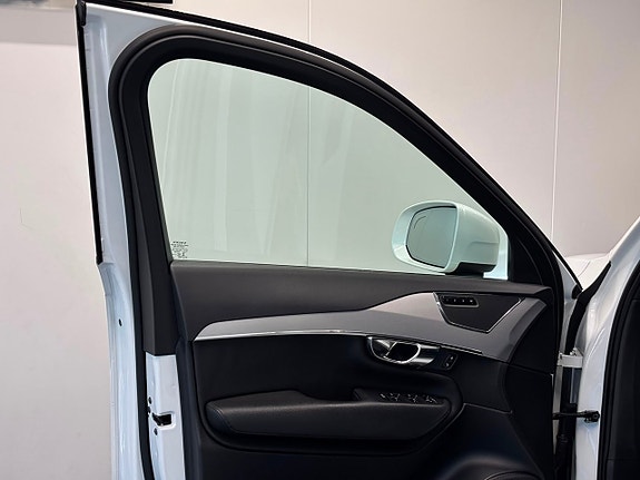 Volvo XC90 13 of 30