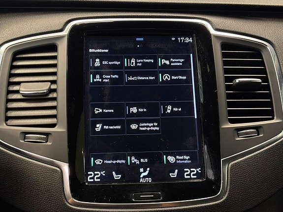 Volvo XC90 24 of 30
