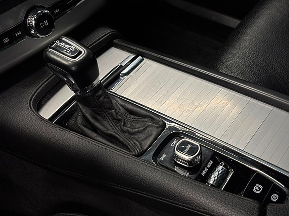 Volvo XC90 22 of 30