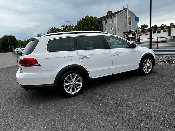 Volkswagen Passat Alltrack 7 of 12